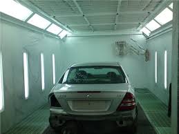 voiture dans une cabine sous performances aérauliques